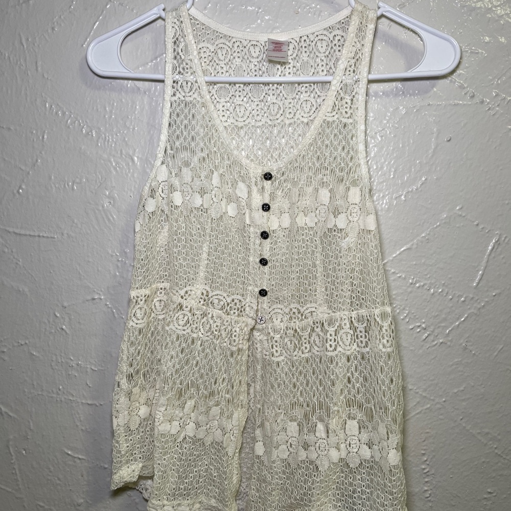 BONGO Cream Lace Top